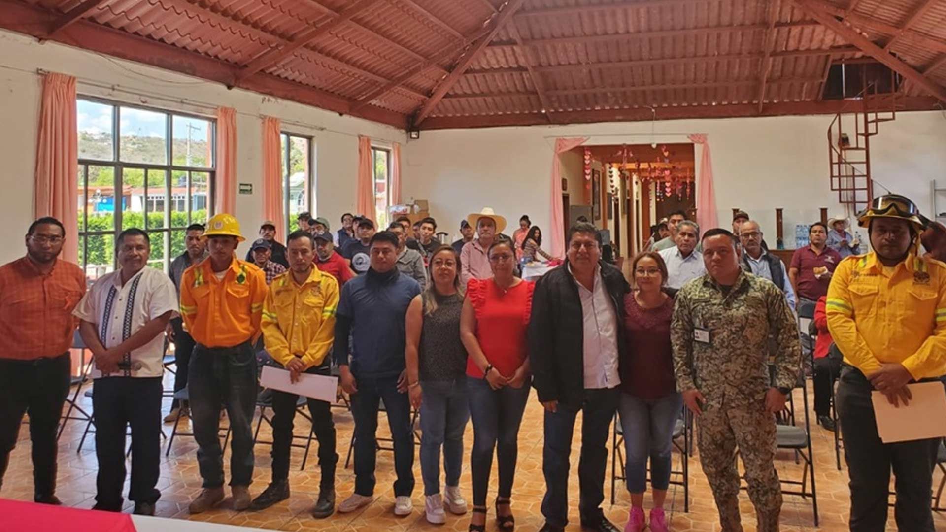 COESFO capacita sobre prevención de incendios forestales a pobladores de la Mixteca