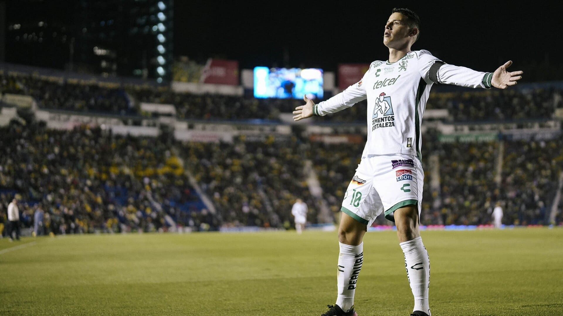 Golazo de James Rodríguez al América, en el Estadio Ciudad de los Deportes