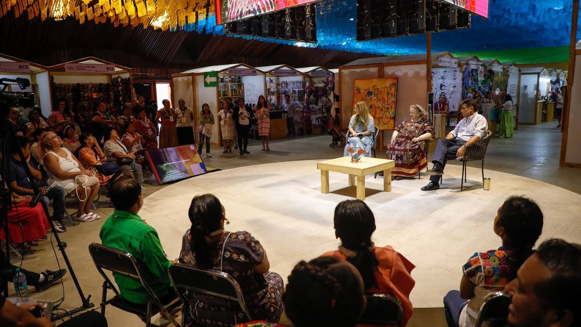 Sedeco fortalece el sector artesanal de oaxaca con talleres, conferencias y conversatorios