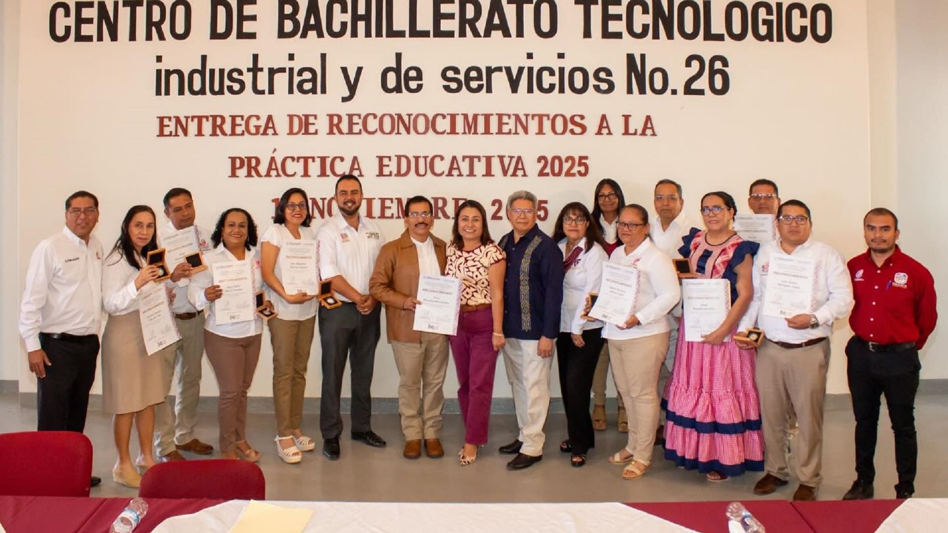 SEP entrega Reconocimiento a la Práctica Educativa a docentes del Cobao