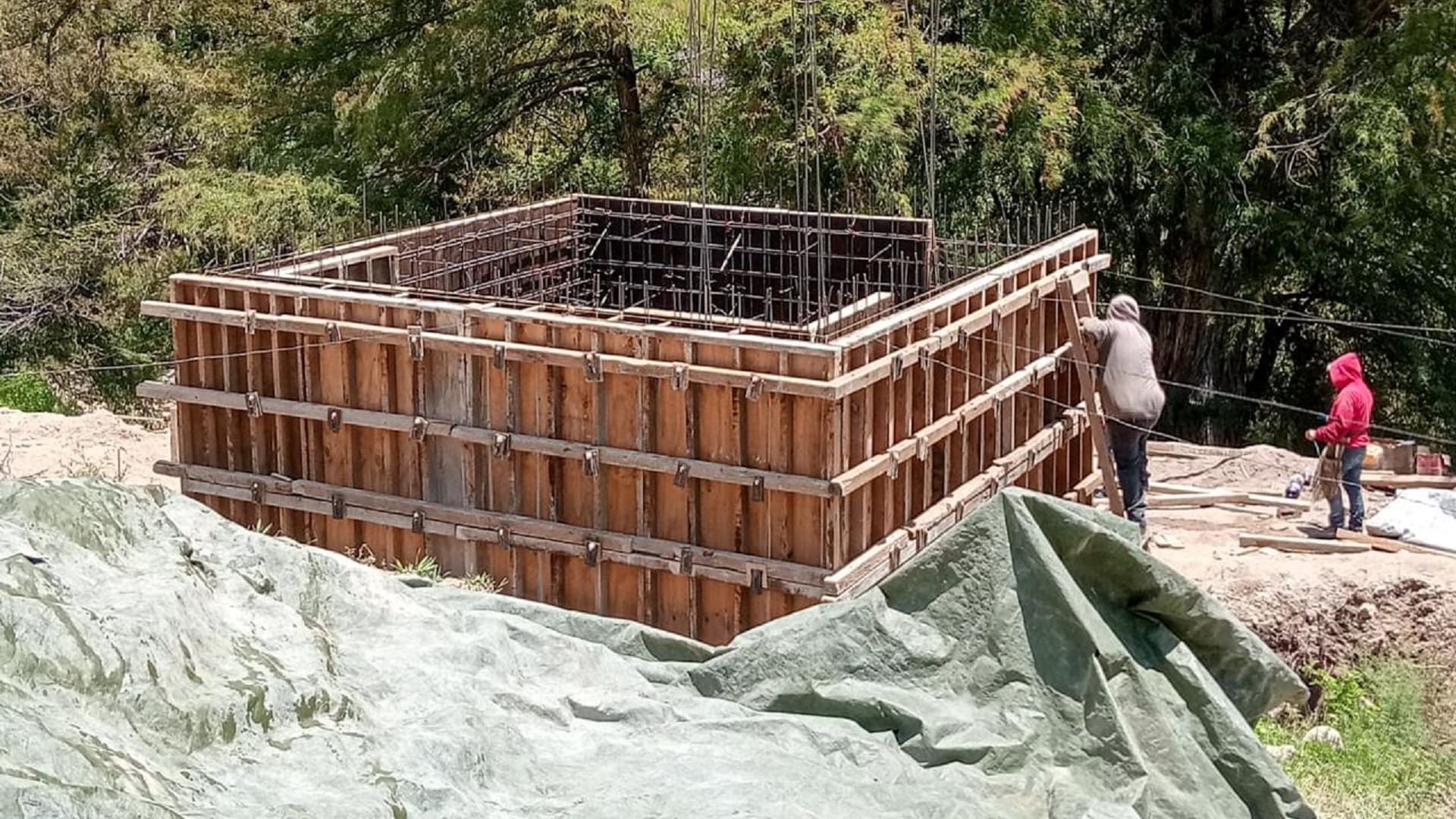 Avanza la rehabilitación del sistema de agua potable en San Miguel Tlacotepec