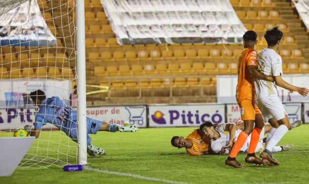 Alebrijes de Oaxaca empata 2-2 con Atlético La Paz