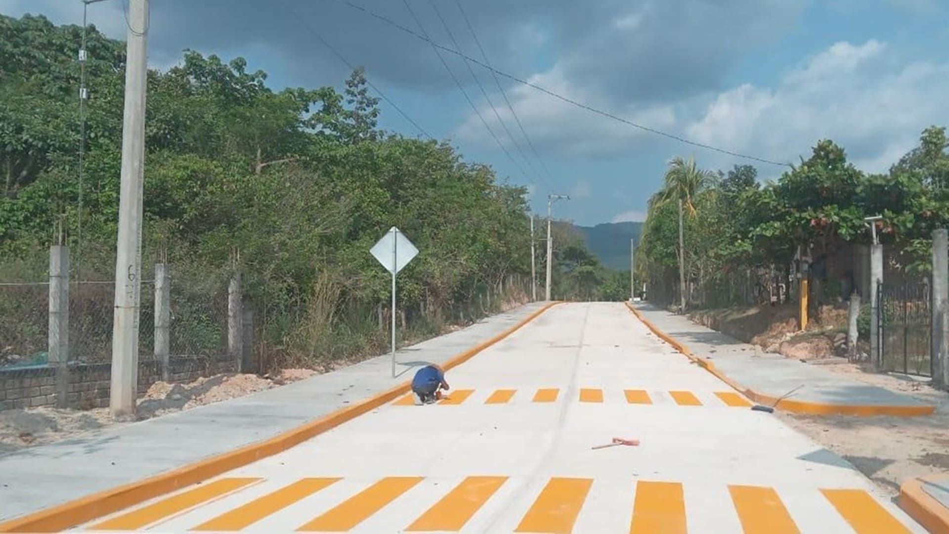 Concluye pavimentación de calle Flores Magón en San Agustín Chayuco; benefician a 4 mil habitantes