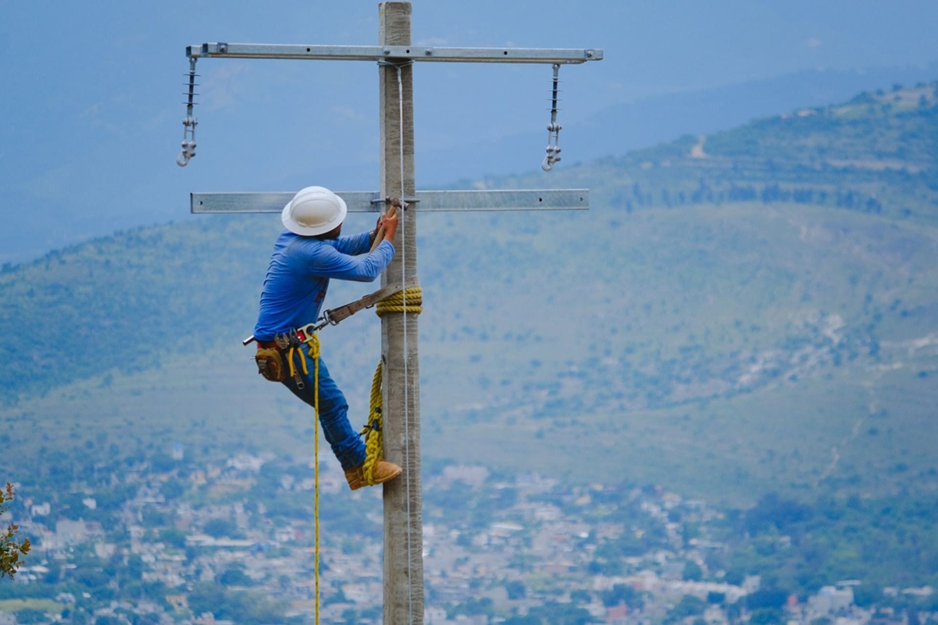 Mejoran infraestructura eléctrica en Santa Rosa Panzacola con nueva ampliación