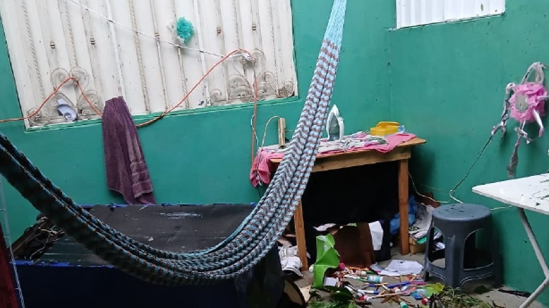 A las 4:00 un fuerte viento avisaba que Erick estaba aquí y tocaba a nuestras puertas