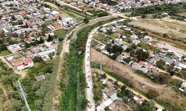 Santa Cruz Amilpas inicia pavimentación de la avenida Río Salado con concreto hidráulico