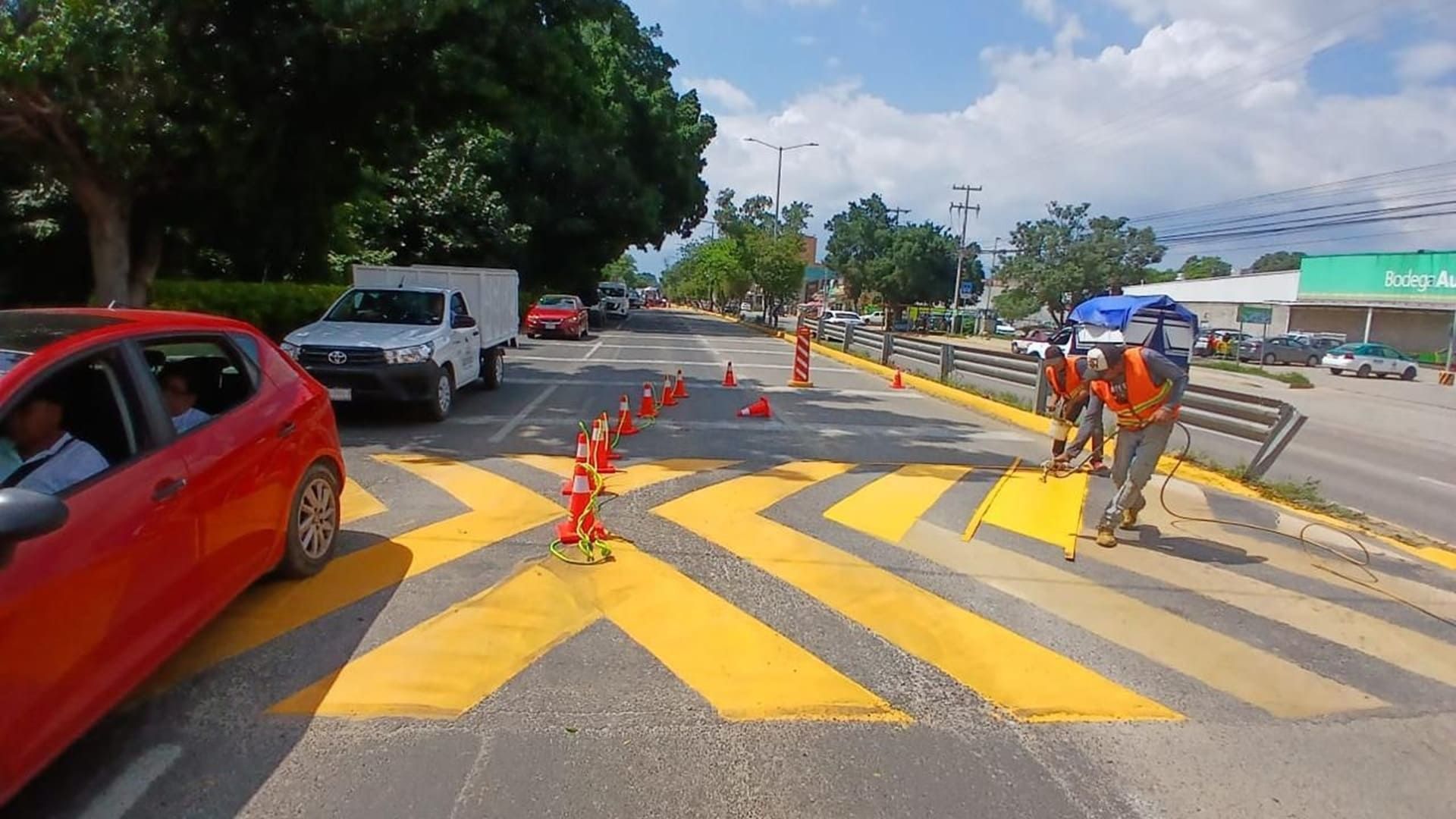 A marchas forzadas realizan mejoramiento urbano en zona metropolitana