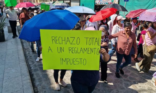 Mercaderes de Oaxaca de Juárez rechazan reglamento de Ray Chagoya y exigen mesa de diálogo