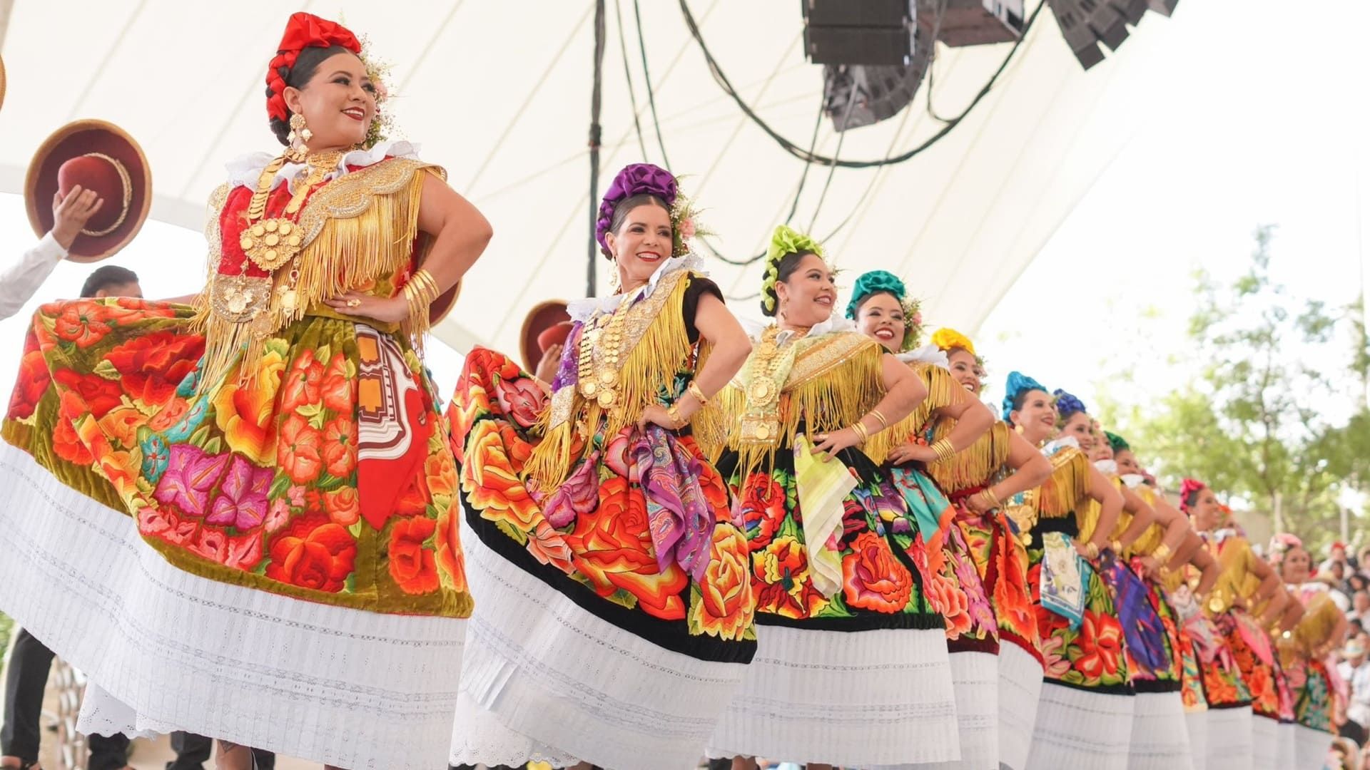 Oaxaca vuelve a deslumbrar con su tradicional Guelaguetza