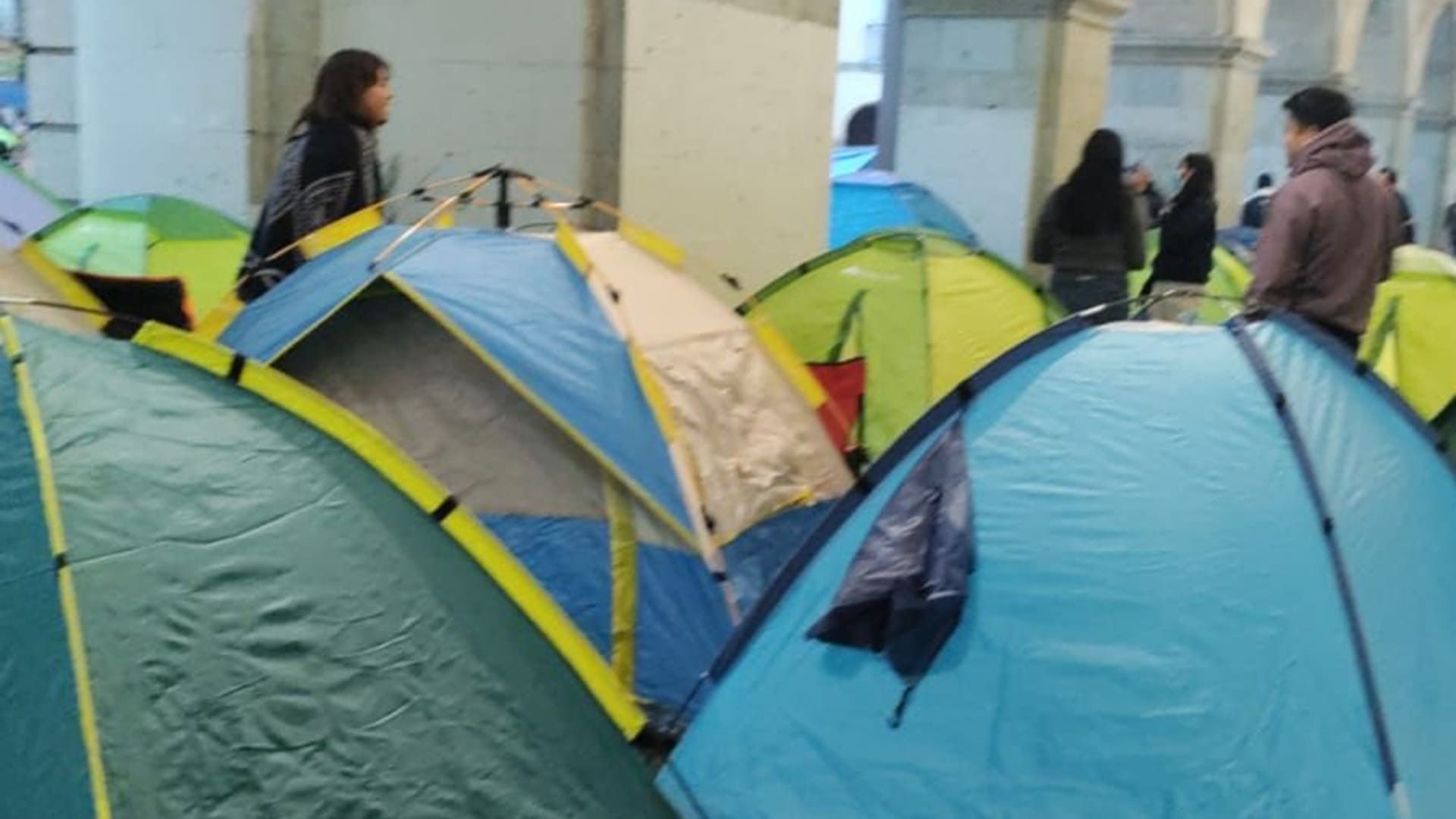 Maestros de la CNTE inician movilizaciones en la capital; exigen cumplimiento de acuerdos