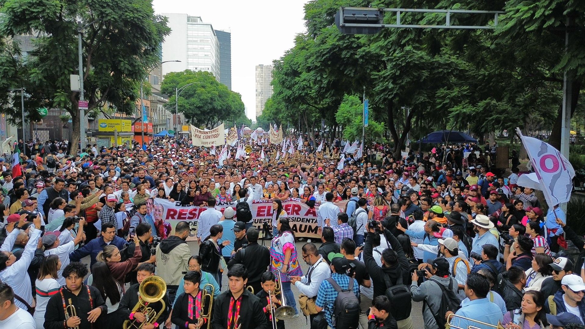 Jara Cruz lidera la presencia oaxaqueña en el informe de Claudia Sheinbaum: “Hoy es un día de fiesta”