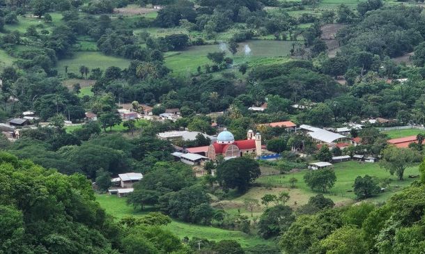 “Llegaron armados y violando la autonomía del municipio”: Santiago Minas denuncia toma violenta de territorio