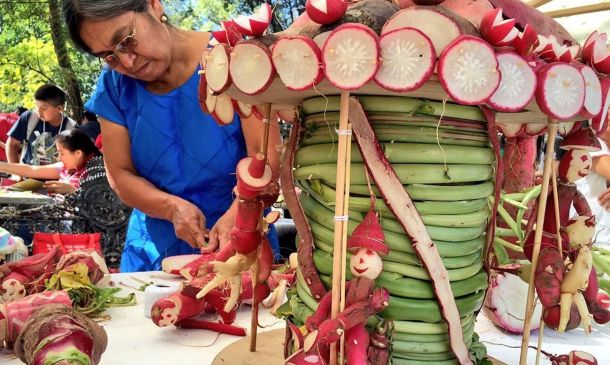 Inicia la preparación para la Noche de Rábanos 2025 con la siembra simbólica en El Tequio