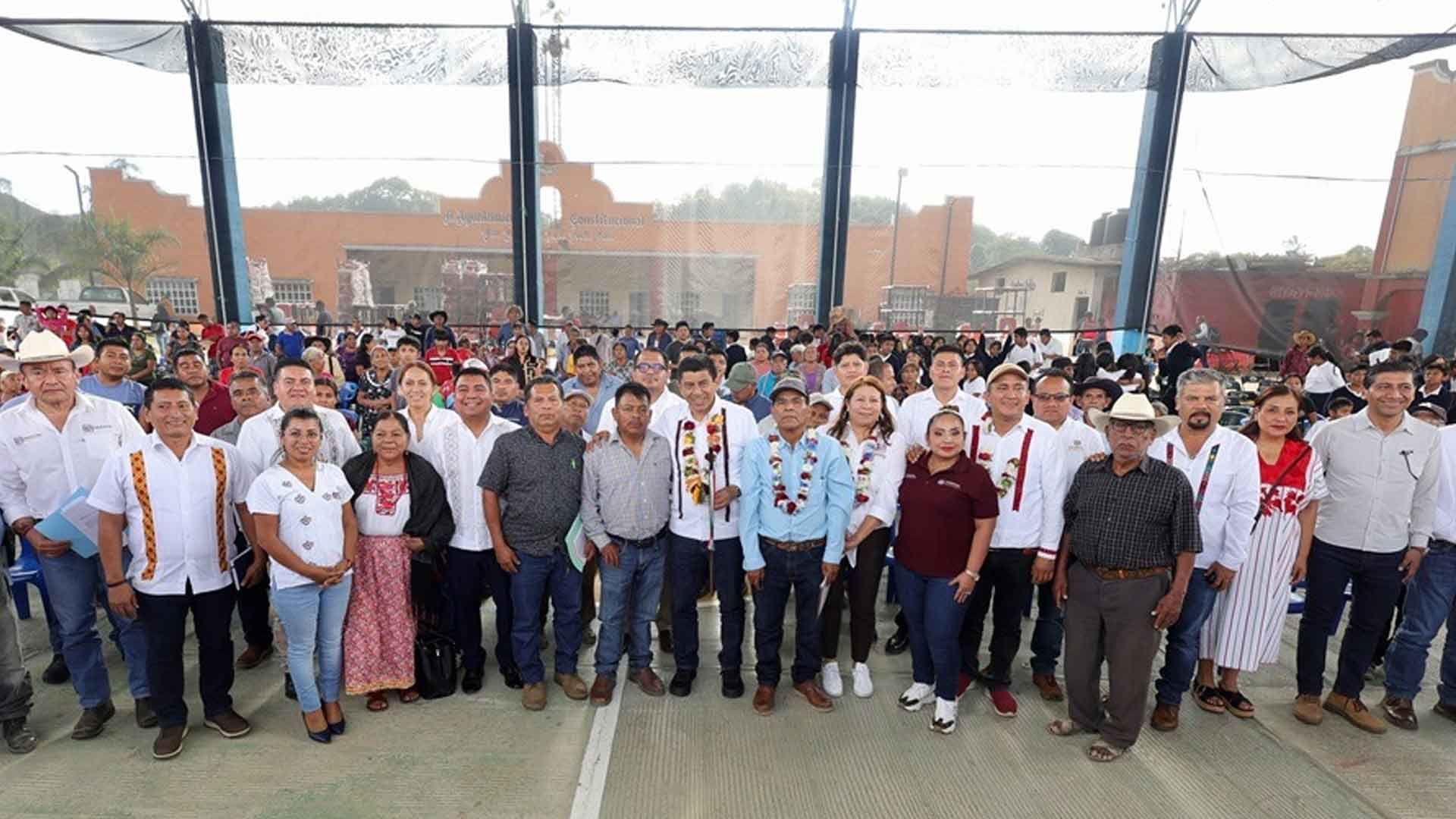 Gobierno de Oaxaca respalda con obras y acciones a San Baltazar Loxicha