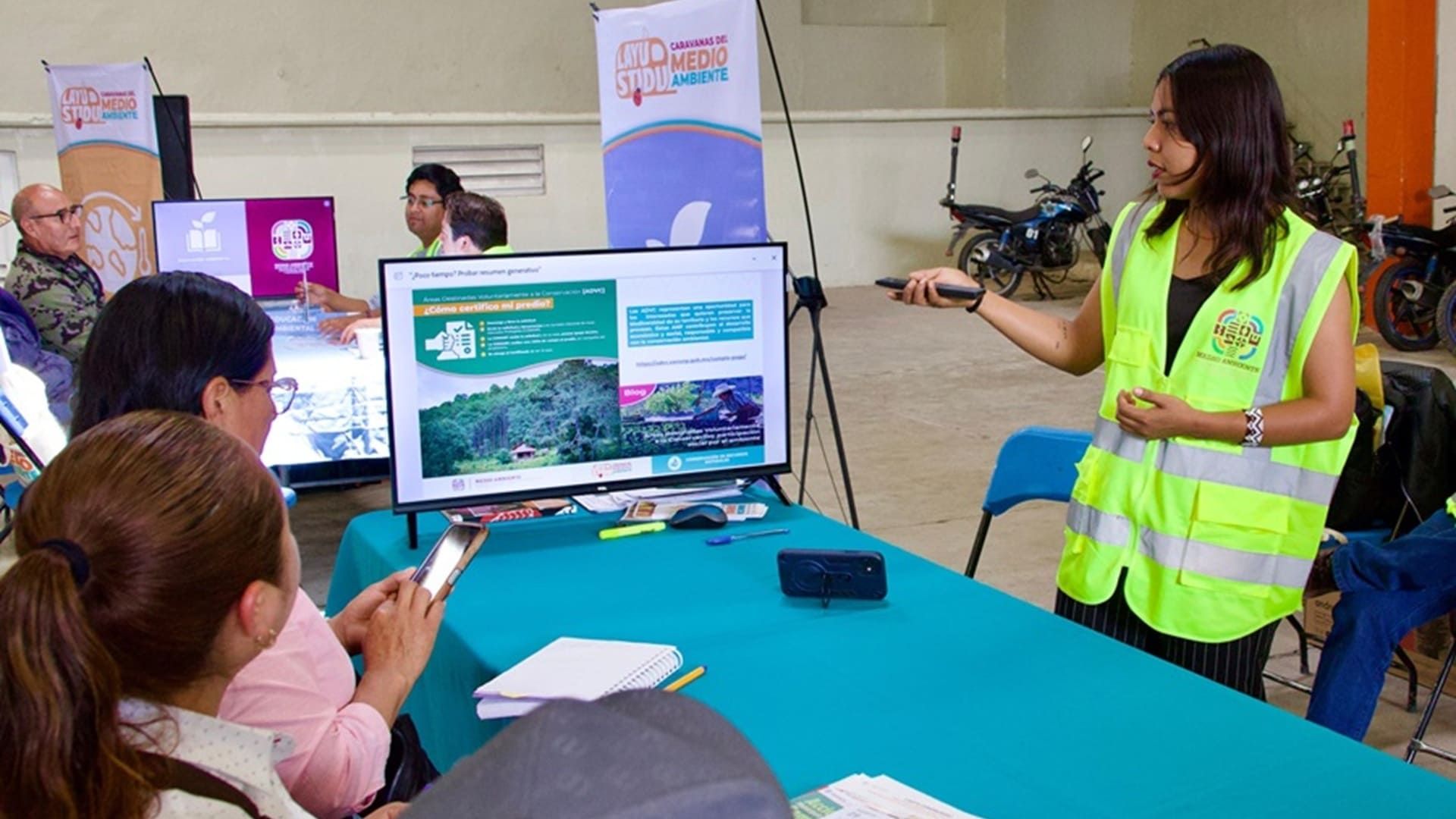 Caravanas Layú Stidu capacitan en la Mixteca sobre cuidado del Medio Ambiente