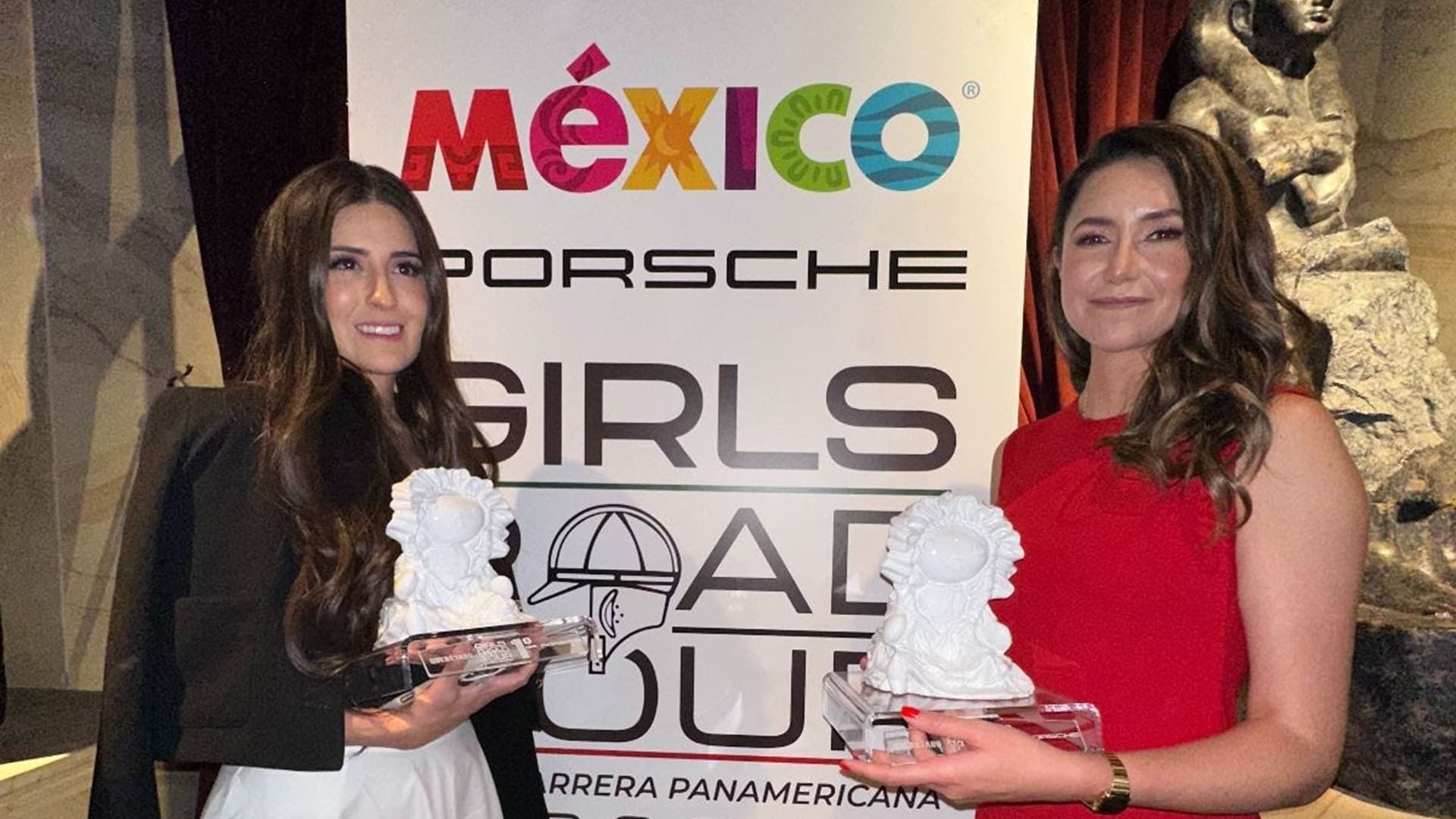 Crista Pérez y Araceli Becerra, ganadoras del primer rally femenino de automovilismo deportivo en México