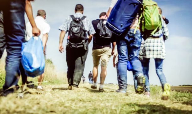 Estados Unidos aplicará 1% de gravamen a remesas, pero México lo reembolsará