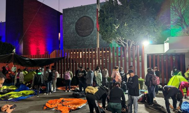 Maestros de Oaxaca y otros estados llegan a San Lázaro en la CdMx; inicia paro de 48 horas