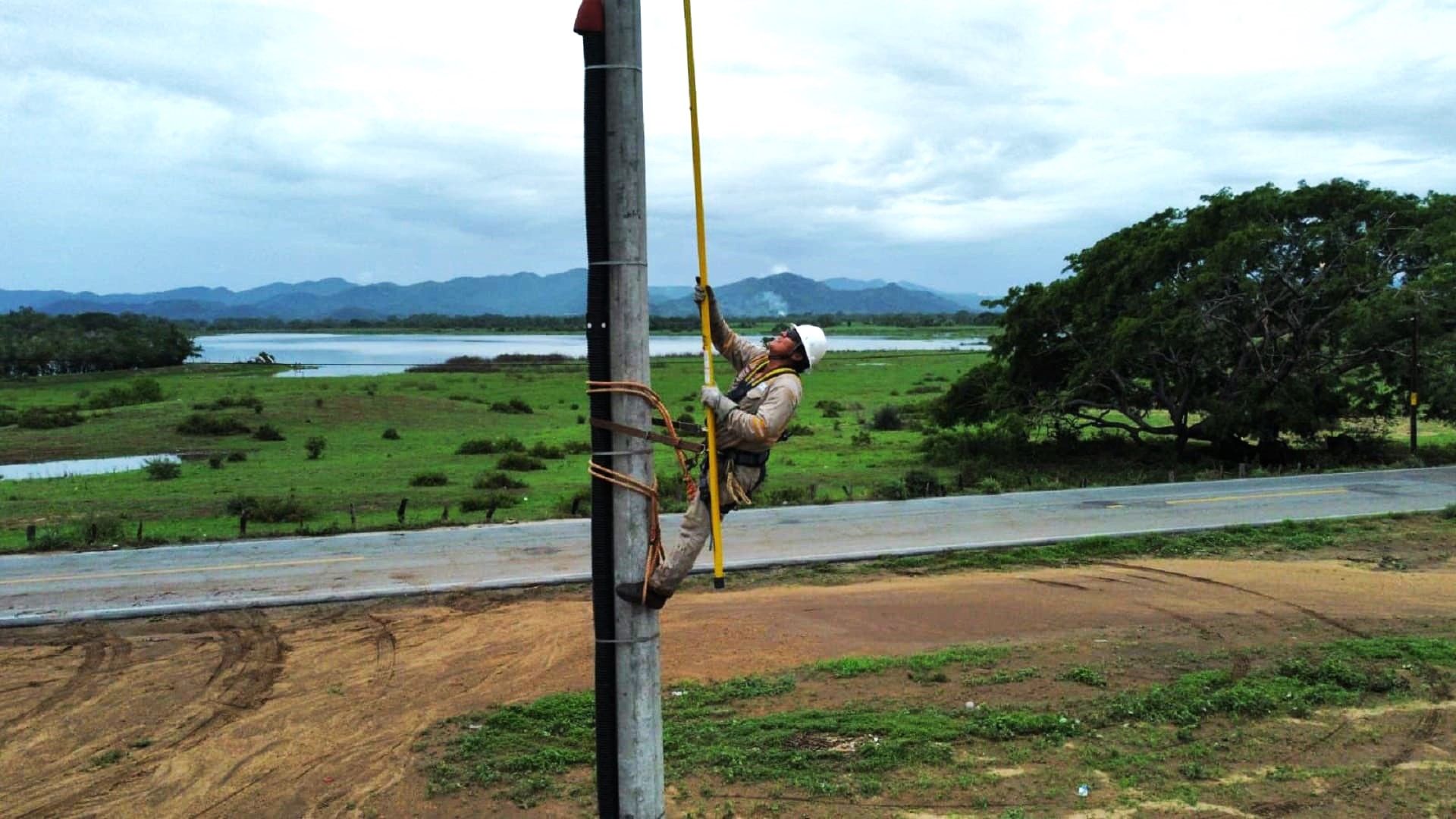 Oaxaca entre los estados beneficiados por el mega plan de electrificación de la CFE