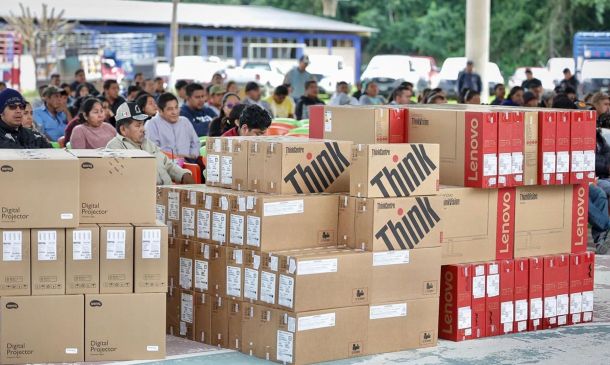 IEEPO equipa escuelas del Istmo y Sierra de Juárez con tecnología educativa