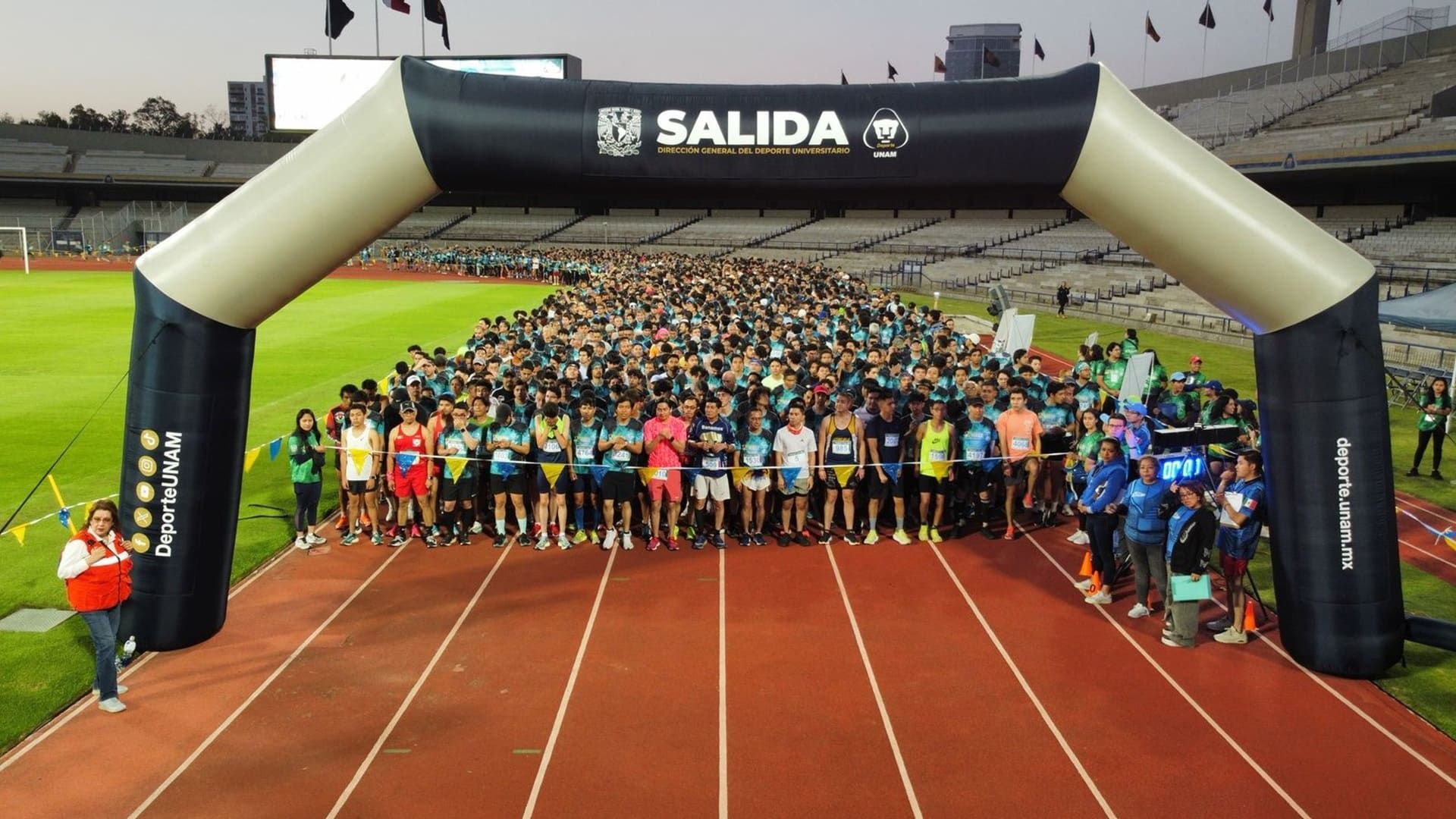 Cinco mil participantes en la Carrera Nocturna universitaria de 8 kilómetros