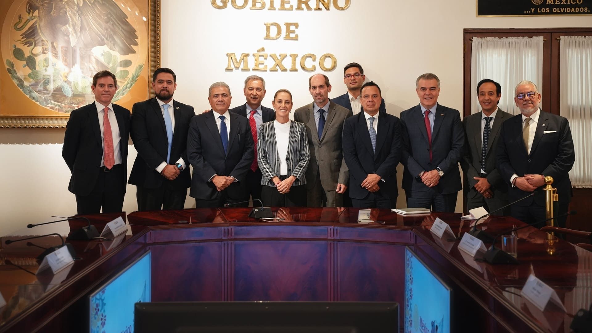 Sheinbaum dialoga con fabricantes de acero y concreto sobre programa Vivienda para el Bienestar