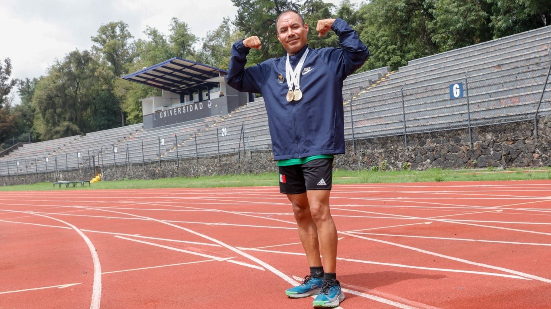 Amado Zamora, académico del CCH Sur, doble campeón en Grecia
