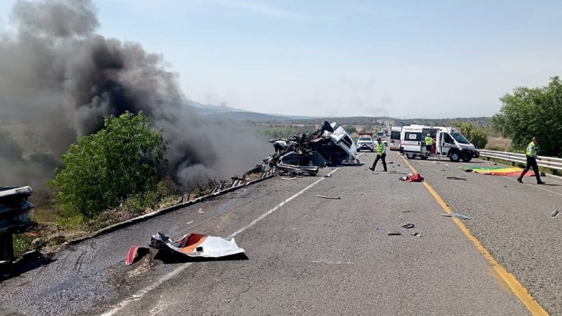 ¡Tragedia! Al menos 19 muertos en accidente múltiple en supercarretera Cuacnopalan-Oaxaca